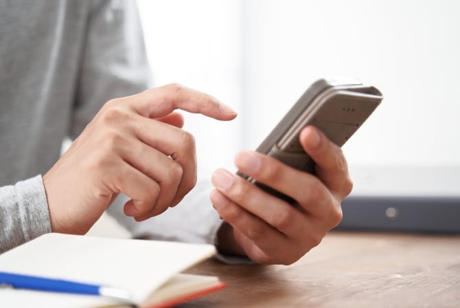 専用のアプリからいつでもお仕事やお給料の確認ができる!